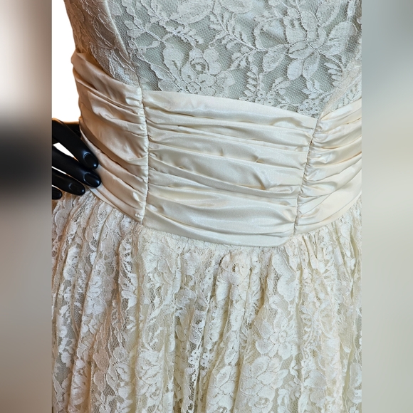 Vintage 50's Lace Tea Length "Courthouse" Wedding Gown - Picture 10 of 16